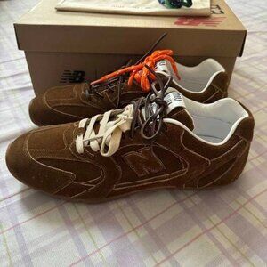 NB X MIU MIU 530 brown sneakers